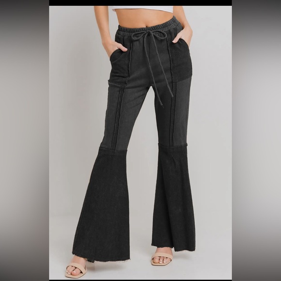 ShopEvelynne Black Flared Wide Leg Pants - Picture 4 of 4